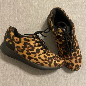 Cheetah/Leopard Print Tennis Shoe Size 8.5
